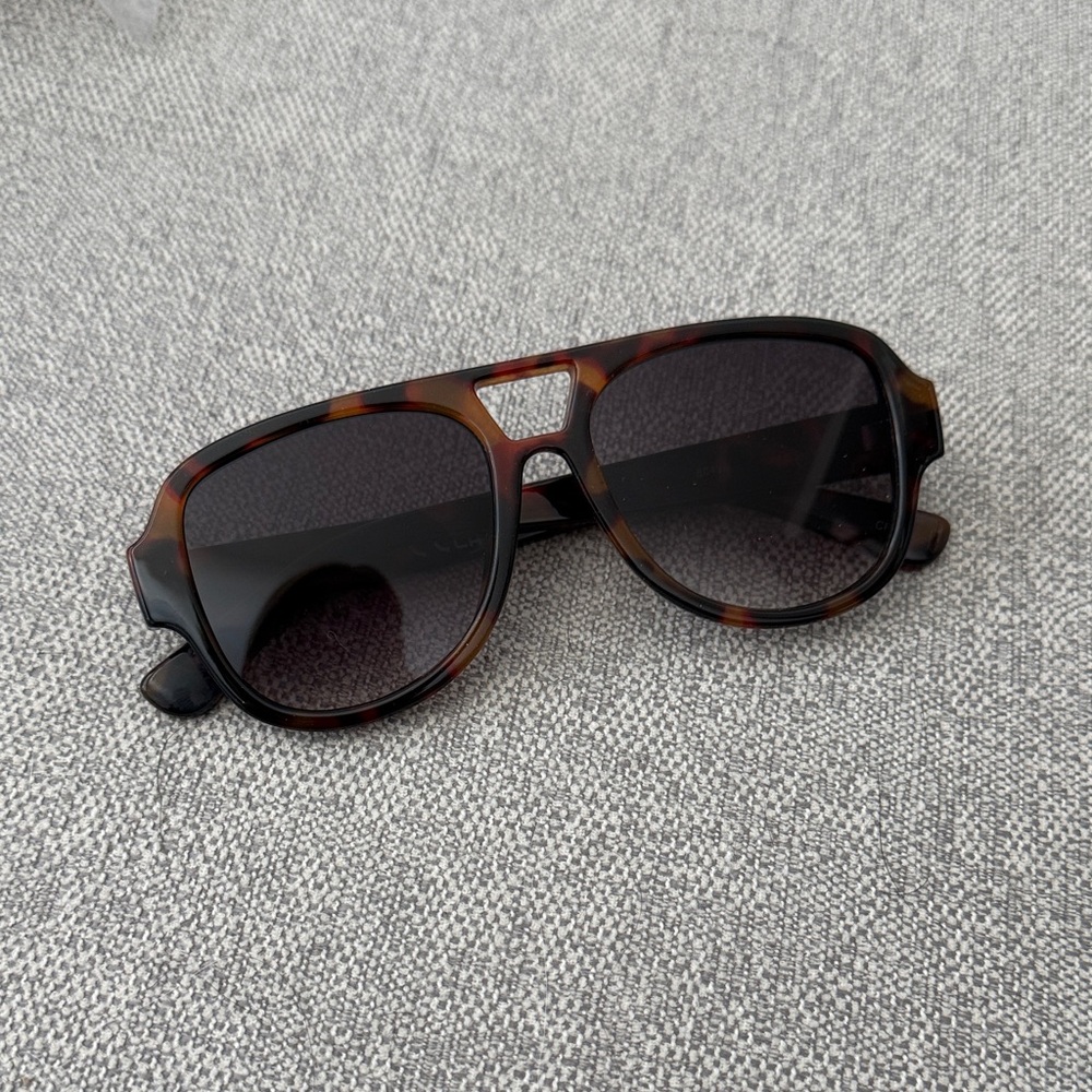Plastic Aviator Sunglasses ☀️